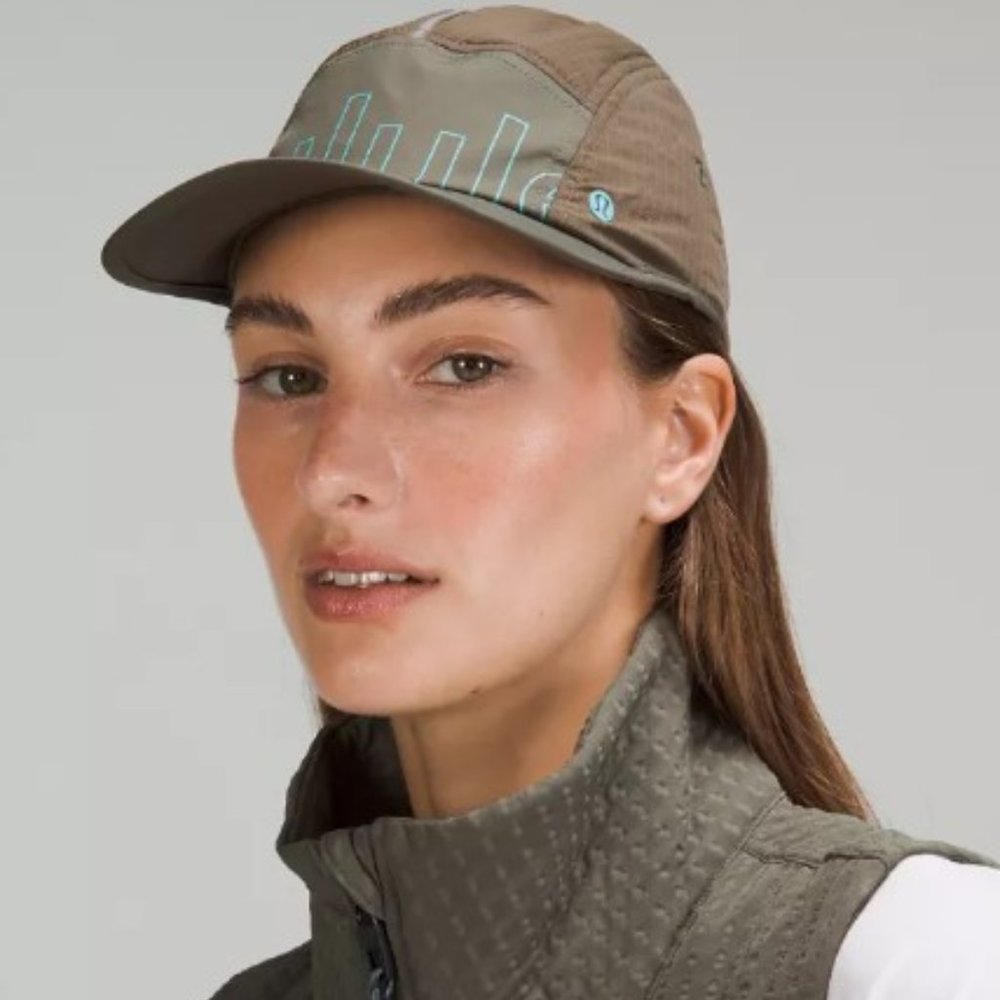 LuluLemon Insulated Drawcord Hiking Cap carob Brown/Electric Turquoise NWT S/M